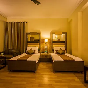 Hotel The Suncourt Yatri